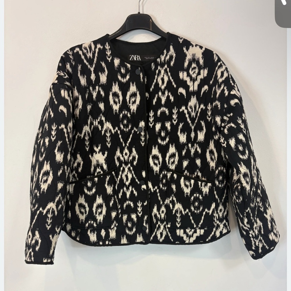 ZARA. Printed quilted jacket Medium